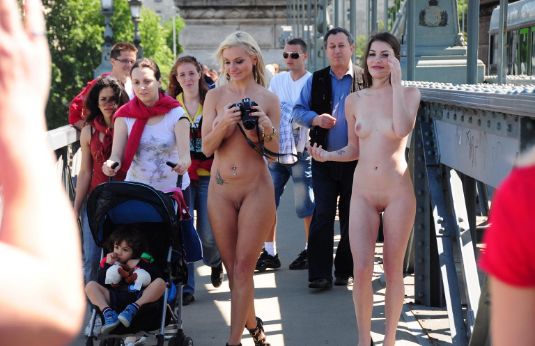 Bild 71303 von Schambereich in Kategorie Public nude