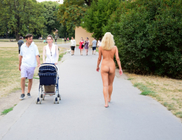Bild 75353 von Schambereich in Kategorie Public Nude