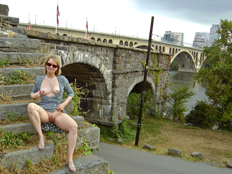 Bild 68185 von Schambereich in Kategorie Public nude