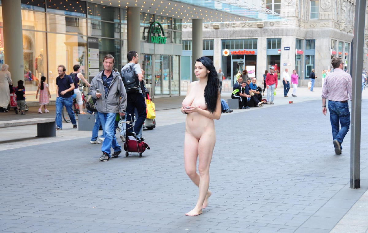 Bild 77653 von Schambereich in Kategorie Public Nude