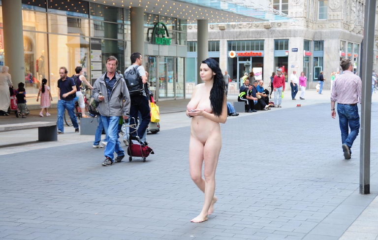 Bild 77653 von Schambereich in Kategorie Public nude