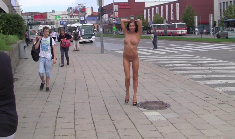 Bild 72885 von Schambereich in Kategorie Public nude