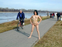 Bild 70679 von in Kategorie Public Nude