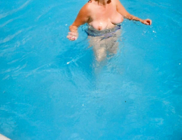 Bild 689690 von Grannylover in Kategorie Public Nude