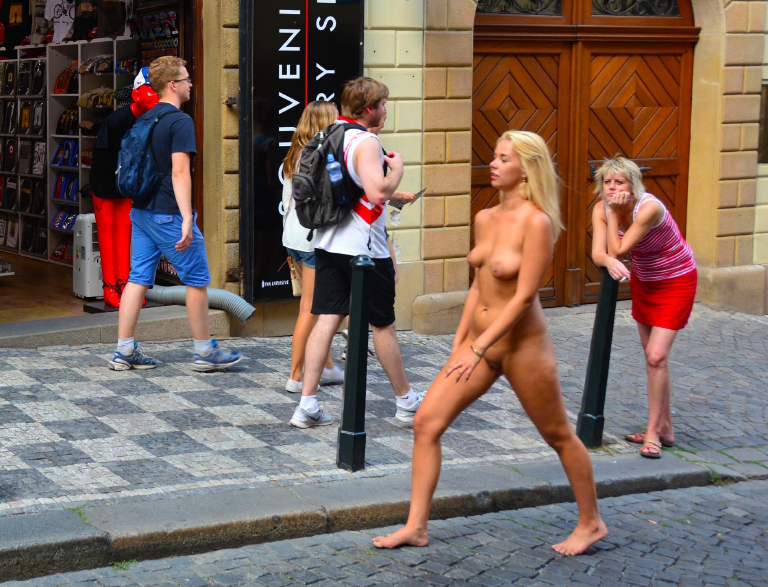 Bild 79801 von Schambereich in Kategorie Public nude