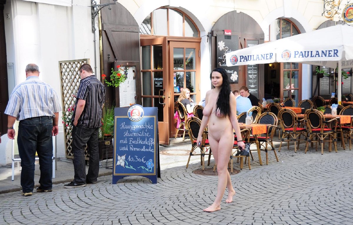 Bild 77605 von Schambereich in Kategorie Public Nude
