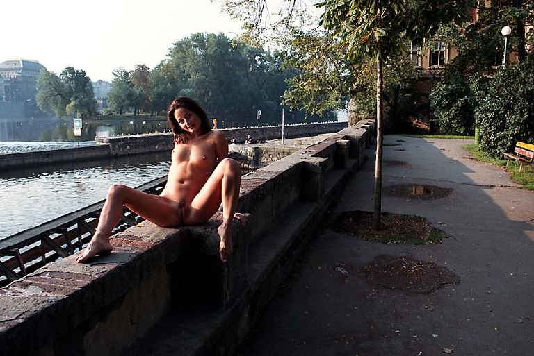 Bild 71489 von Schambereich in Kategorie Public nude