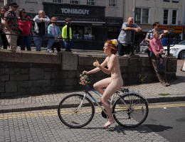 Bild 70560 von Schambereich in Kategorie Public Nude