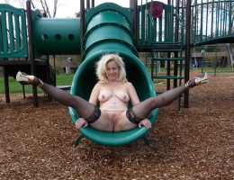 Bild 43998 von Schambereich in Kategorie Public Nude
