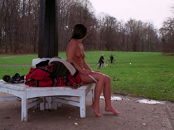 Picture by minski