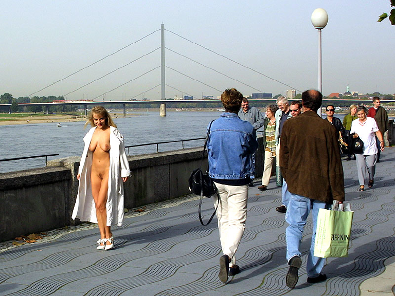 Bild 14613 von Schambereich in Kategorie Exhibitionism