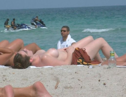 Bild 8755 von Schambereich in Kategorie Voyeurismus