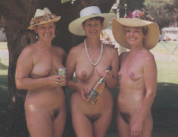 Bild 39598 von Schambereich in Kategorie Public Nude