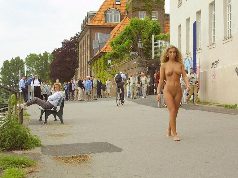 Bild 16810 von Schambereich in Kategorie Exhibitionism