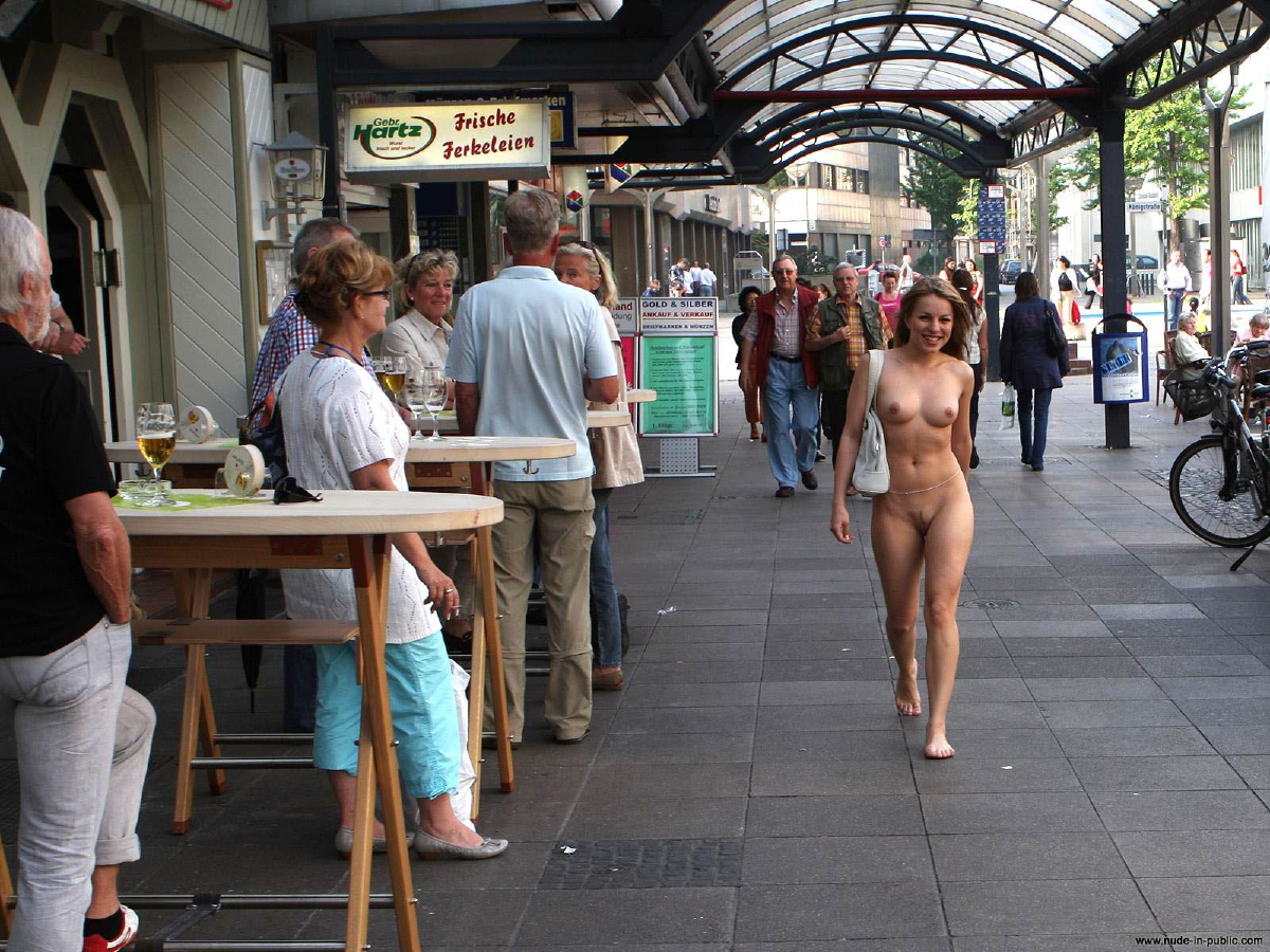 Bild 101011 von Vicco10777 in Kategorie Public Nude