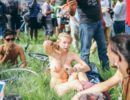 Bild 70875 von Schambereich in Kategorie Public Nude