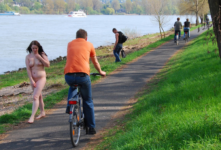 Bild 75674 von Schambereich in Kategorie Public nude