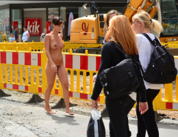 Bild 75500 von Schambereich in Kategorie Public Nude