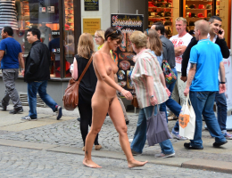 Bild 75640 von Schambereich in Kategorie Public Nude
