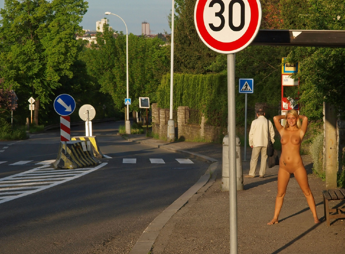 Bild 75125 von Schambereich in Kategorie Public Nude