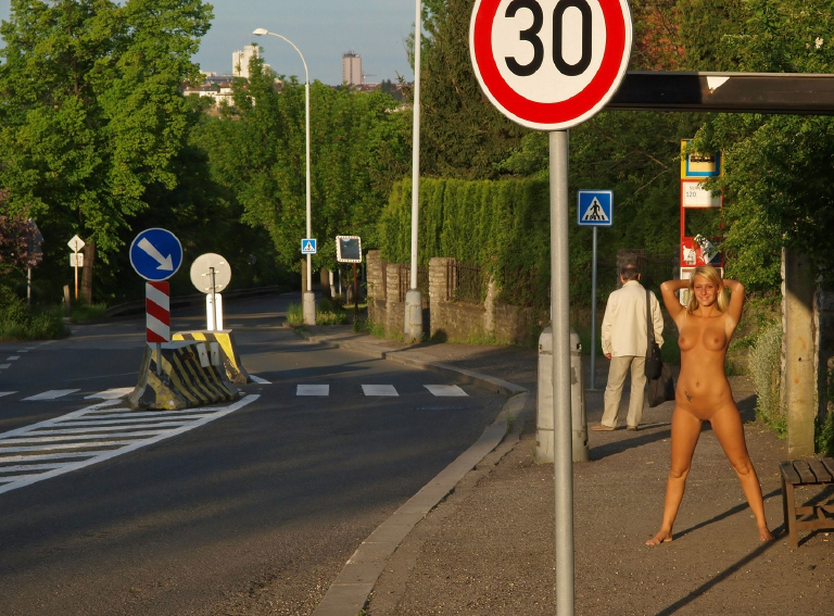 Bild 75125 von Schambereich in Kategorie Public nude