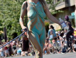 Bild 98971 von R2D2 in Kategorie Public Nude