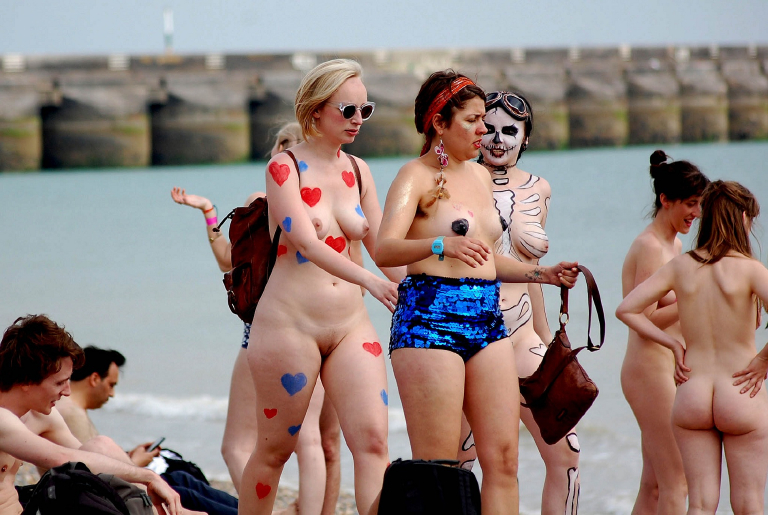 Bild 72165 von Schambereich in Kategorie Public Nude