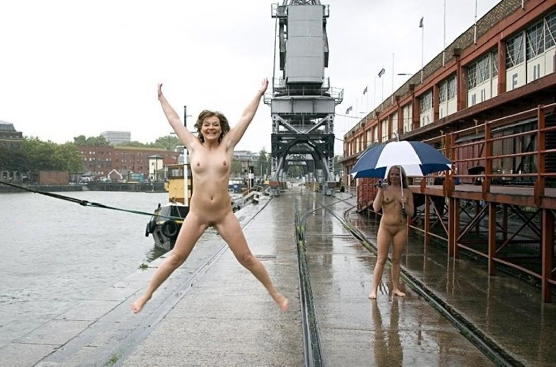 Bild 72679 von Schambereich in Kategorie Public Nude