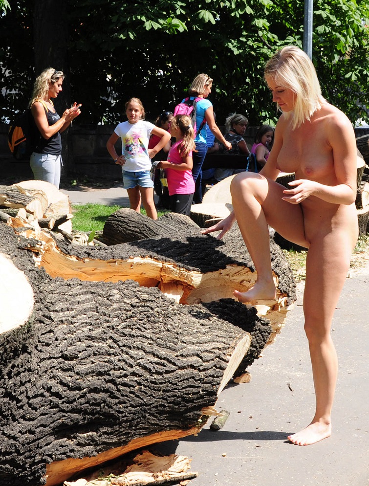 Bild 78684 von Schambereich in Kategorie Public Nude