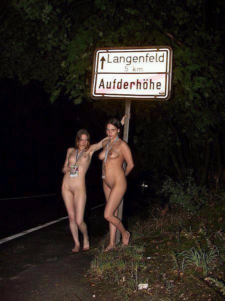 Bild 18327 von Schambereich in Kategorie Public Nude