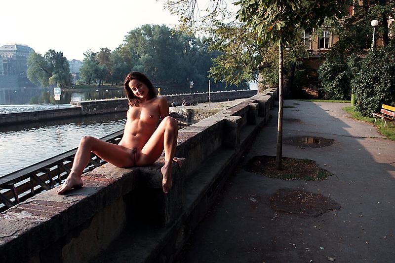 Bild 71489 von Schambereich in Kategorie Public Nude