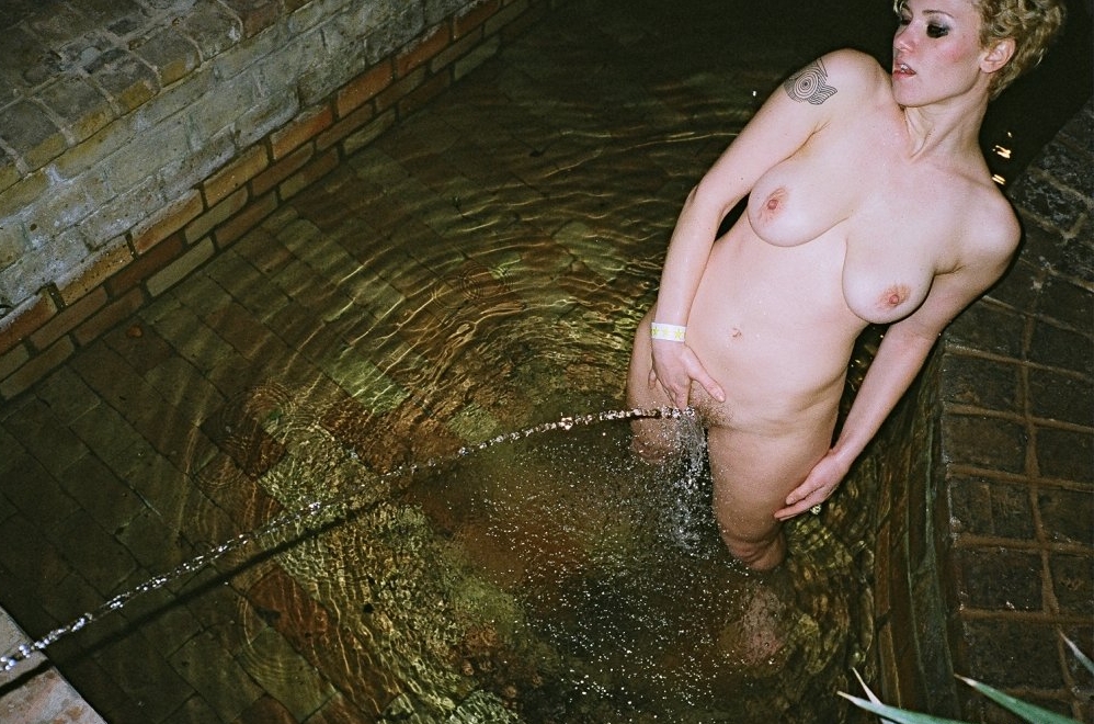 Bild 52124 von Schambereich in Kategorie Public Nude