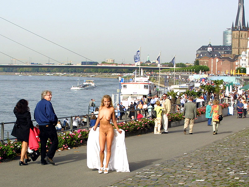 Bild 14610 von Schambereich in Kategorie Exhibitionismus