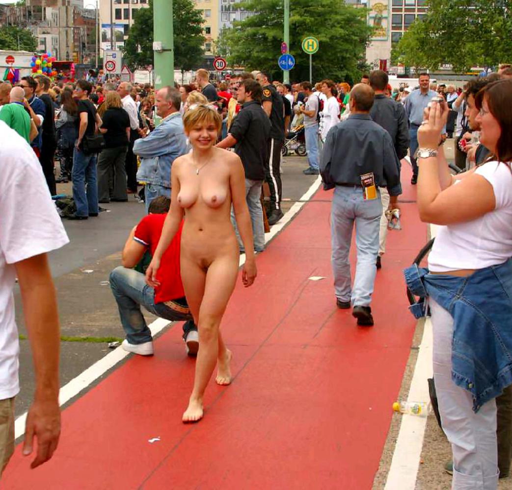 Bild 99807 von Vicco10777 in Kategorie Public Nude