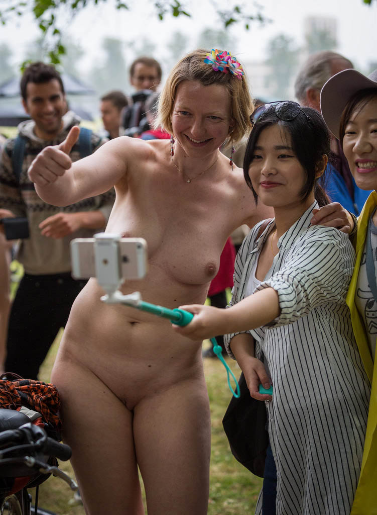 Bild 72853 von Schambereich in Kategorie Public Nude