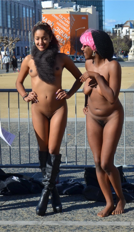 Bild 70009 von Schambereich in Kategorie Public Nude