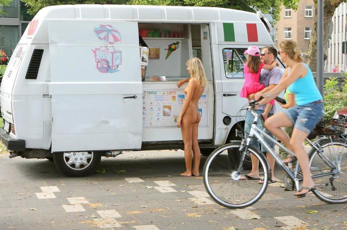 Bild 101552 von Vicco10777 in Kategorie Public Nude