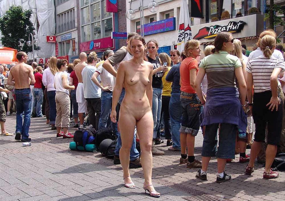 Bild 99811 von Vicco10777 in Kategorie Public Nude
