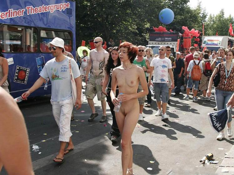 Bild 100585 von R2D2 in Kategorie Public Nude